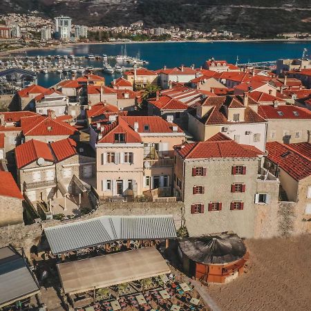 R Club Apartments Old Town بودفا المظهر الخارجي الصورة