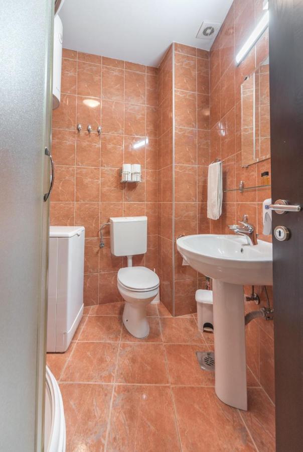 R Club Apartments Old Town بودفا المظهر الخارجي الصورة