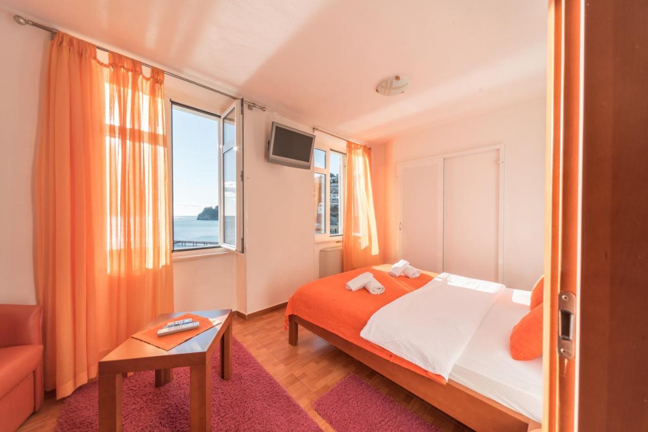 R Club Apartments Old Town بودفا المظهر الخارجي الصورة