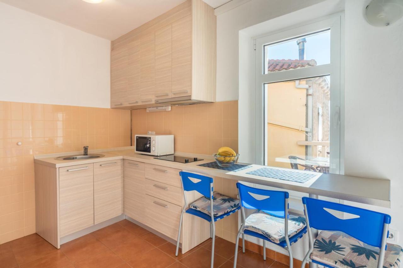 R Club Apartments Old Town بودفا المظهر الخارجي الصورة