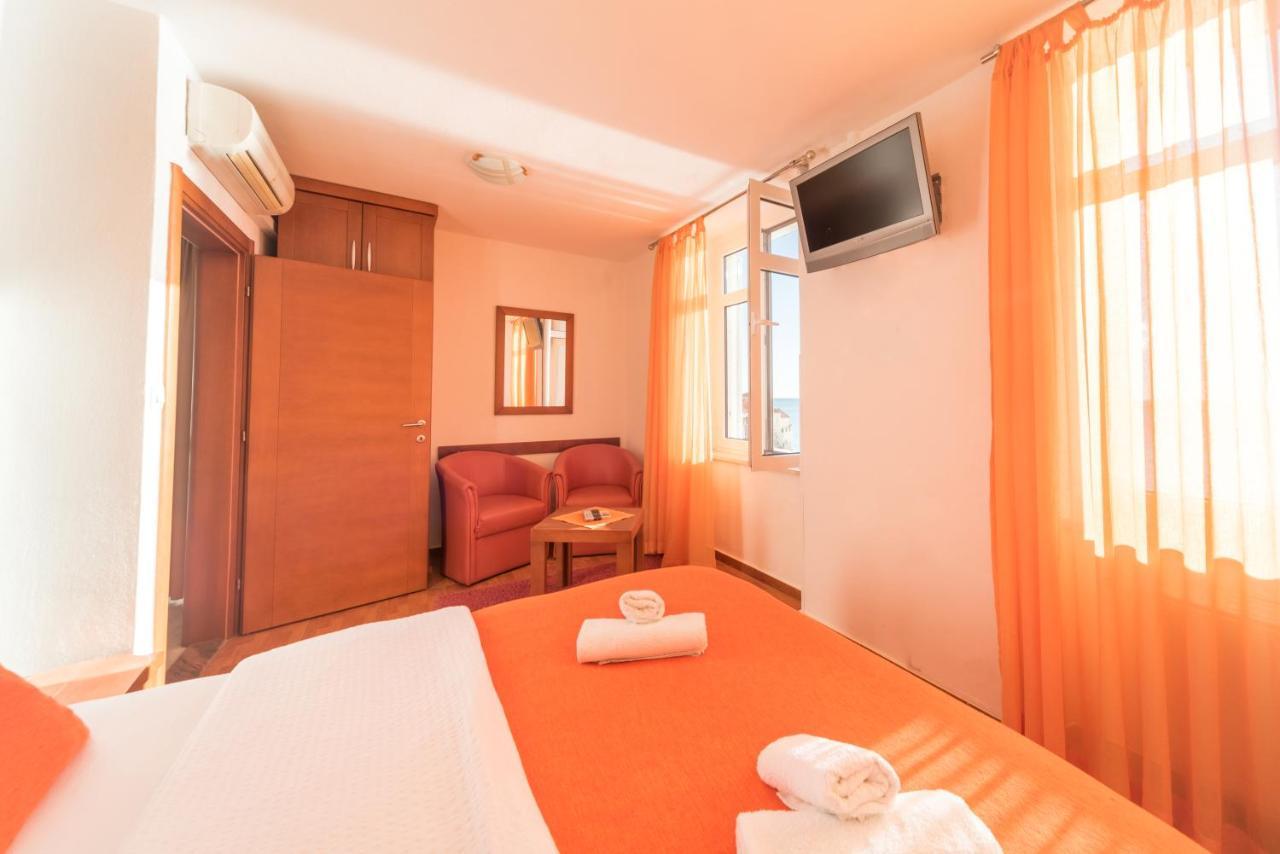 R Club Apartments Old Town بودفا المظهر الخارجي الصورة